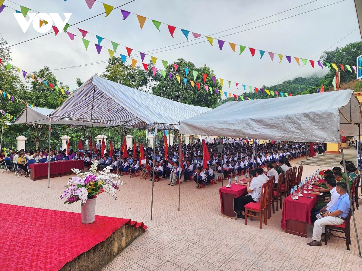hàng triệu học sinh tại các tỉnh, thành trên cả nước nô nức khai giảng năm học mới hình ảnh 2 hang trieu hoc sinh tai cac tinh, thanh tren ca nuoc no nuc khai giang nam hoc moi hinh anh 2