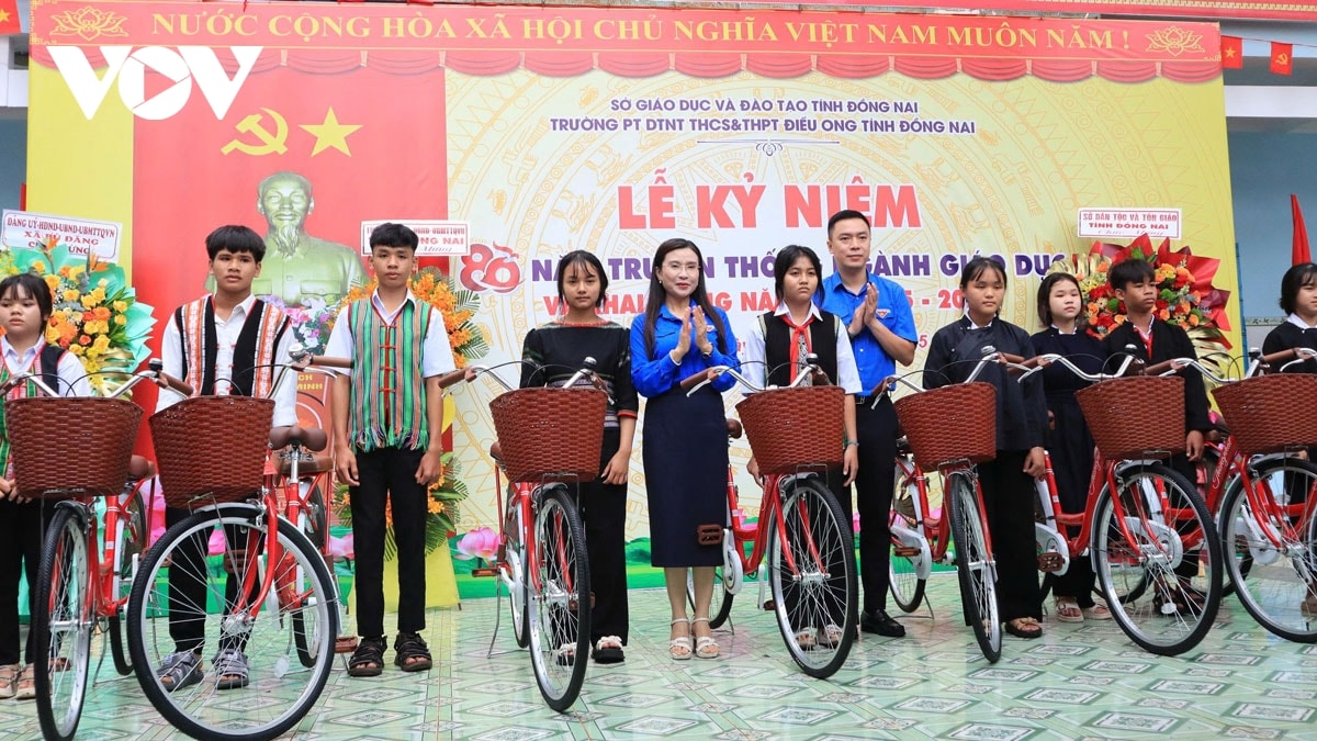 hàng triệu học sinh tại các tỉnh, thành trên cả nước nô nức khai giảng năm học mới hình ảnh 23 hang trieu hoc sinh tai cac tinh, thanh tren ca nuoc no nuc khai giang nam hoc moi hinh anh 23