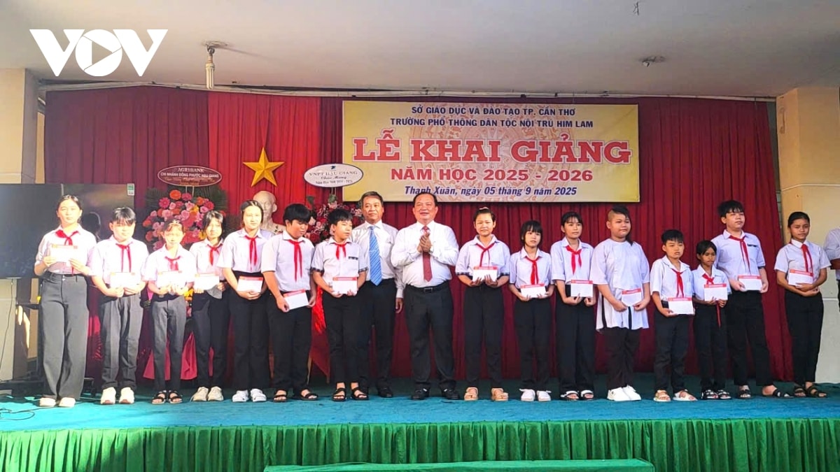 hàng triệu học sinh tại các tỉnh, thành trên cả nước nô nức khai giảng năm học mới hình ảnh 20 hang trieu hoc sinh tai cac tinh, thanh tren ca nuoc no nuc khai giang nam hoc moi hinh anh 20