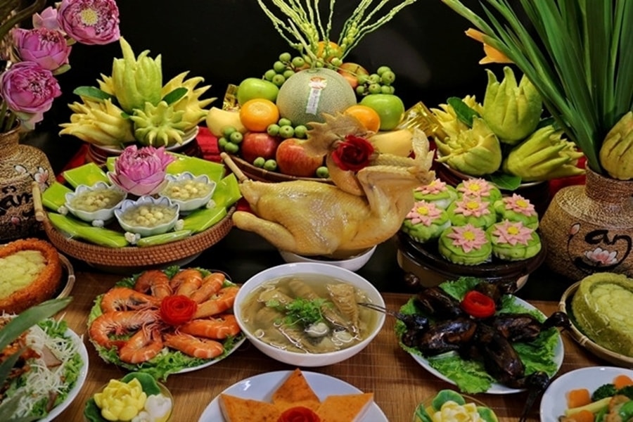 Mâm cúng trọn gói là dịch vụ đắt khách dịp Rằm tháng 7. (Ảnh: Vietnamnet)