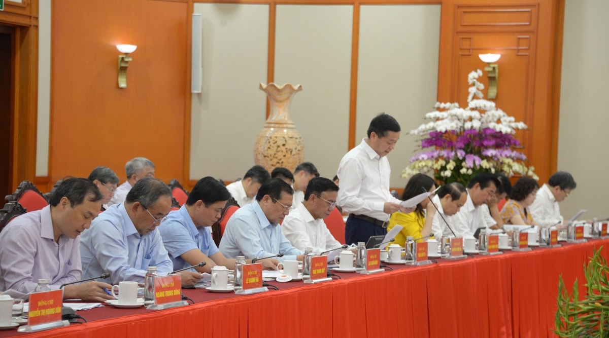 bo chinh tri lam viec voi ban thuong vu Dang uy cac co quan Dang trung uong hinh anh 4