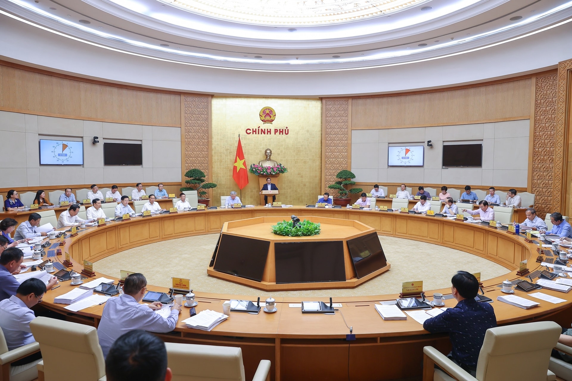 Thủ tướng Phạm Minh Chính chủ trì phiên họp Chính phủ thường kỳ tháng 8.