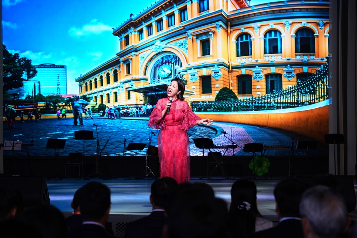 diva mỹ linh đại diện việt nam cất tiếng hát tại expo 2025 osaka hình ảnh 1 diva my linh dai dien viet nam cat tieng hat tai expo 2025 osaka hinh anh 1
