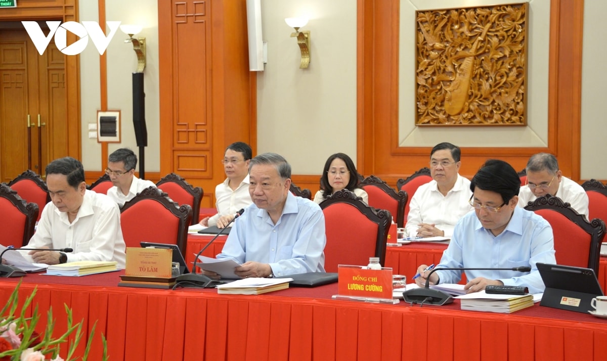 bo chinh tri lam viec voi ban thuong vu Dang uy chinh phu hinh anh 1