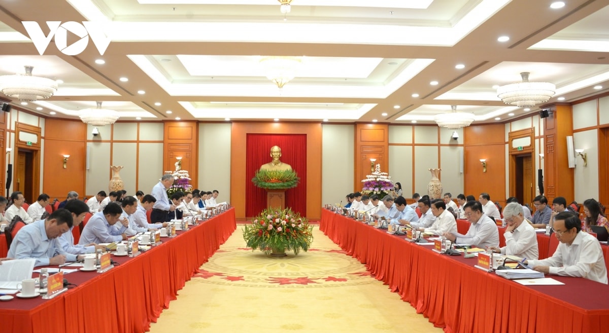 bo chinh tri lam viec voi ban thuong vu Dang uy chinh phu hinh anh 3
