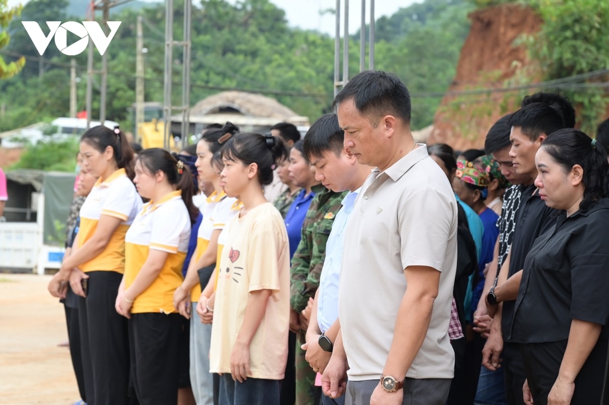 le tuong niem 1 nam sau tham hoa lu quet tai lang nu hinh anh 4