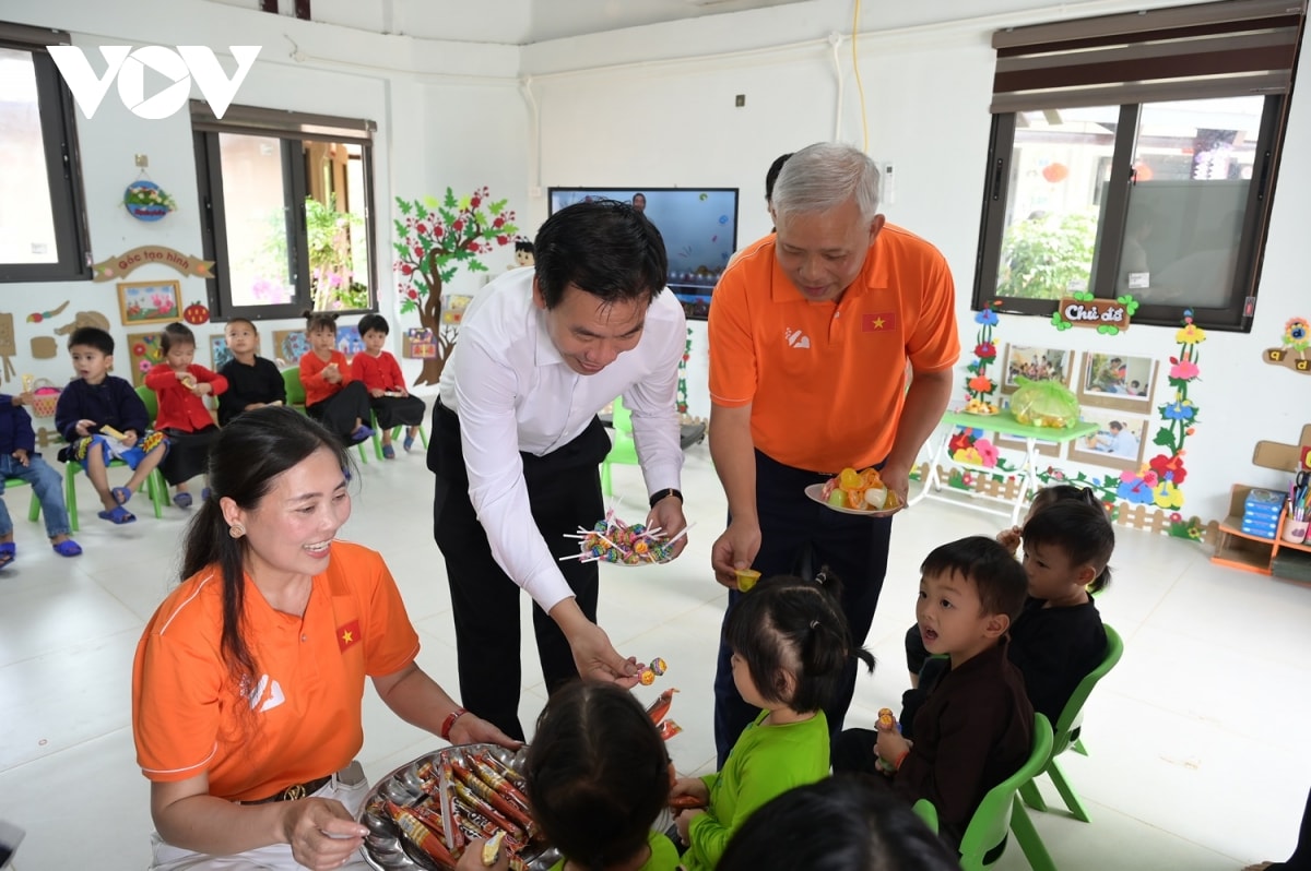 le tuong niem 1 nam sau tham hoa lu quet tai lang nu hinh anh 10