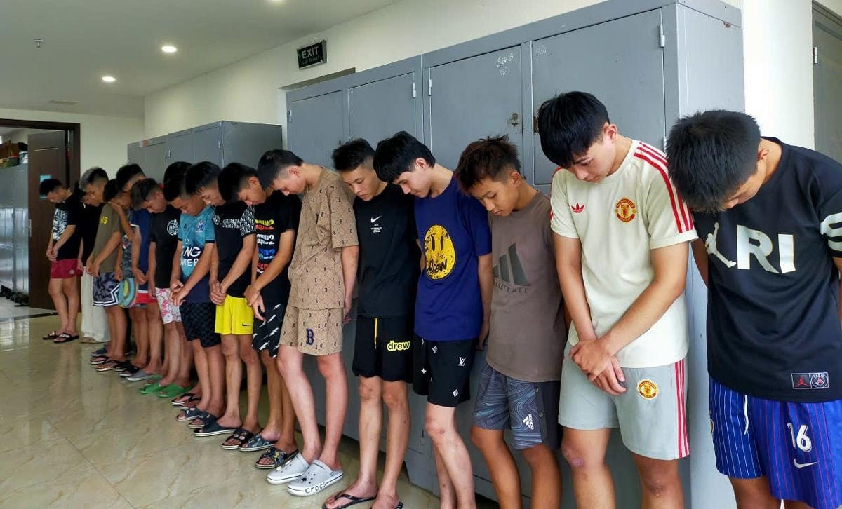 bat nhom thanh thieu nien gay roi trat tu cong cong, cuop tai san tai thanh hoa hinh anh 1