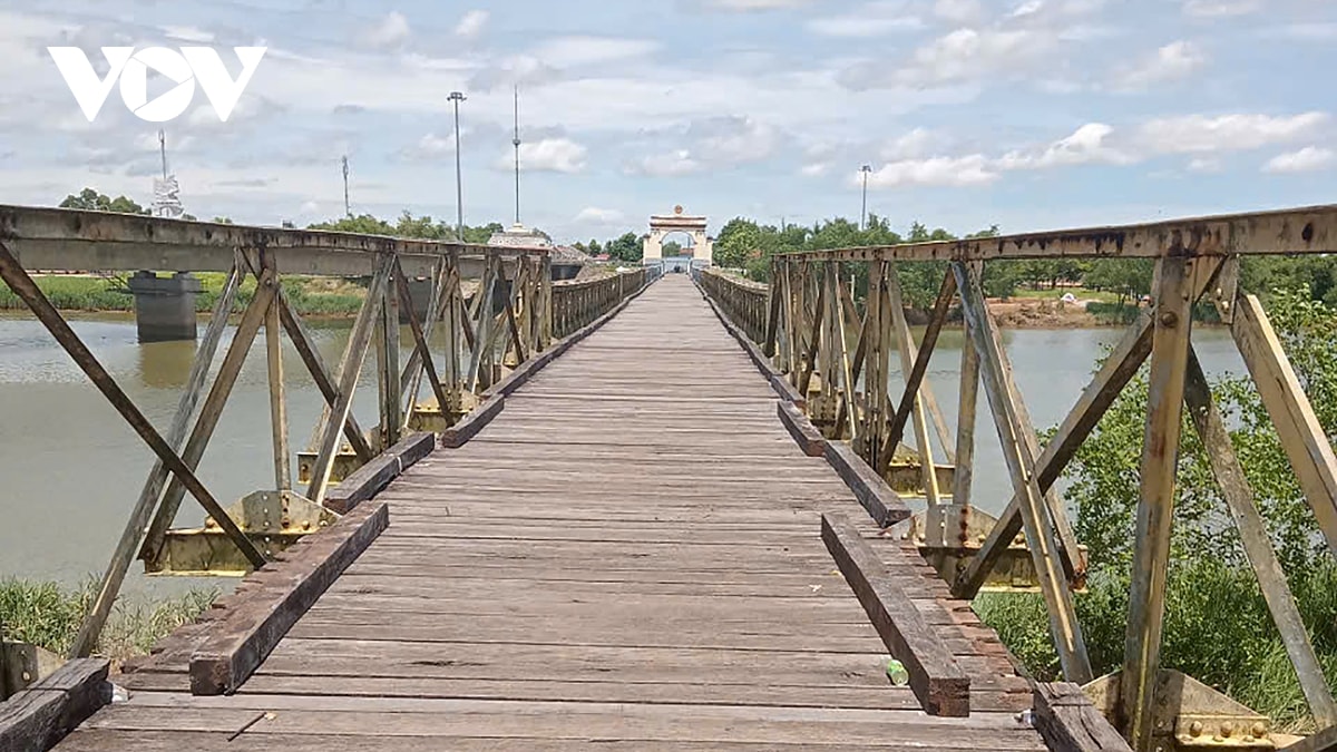 ha giai trung tu di tich lich su cau hien luong, tinh quang tri hinh anh 2