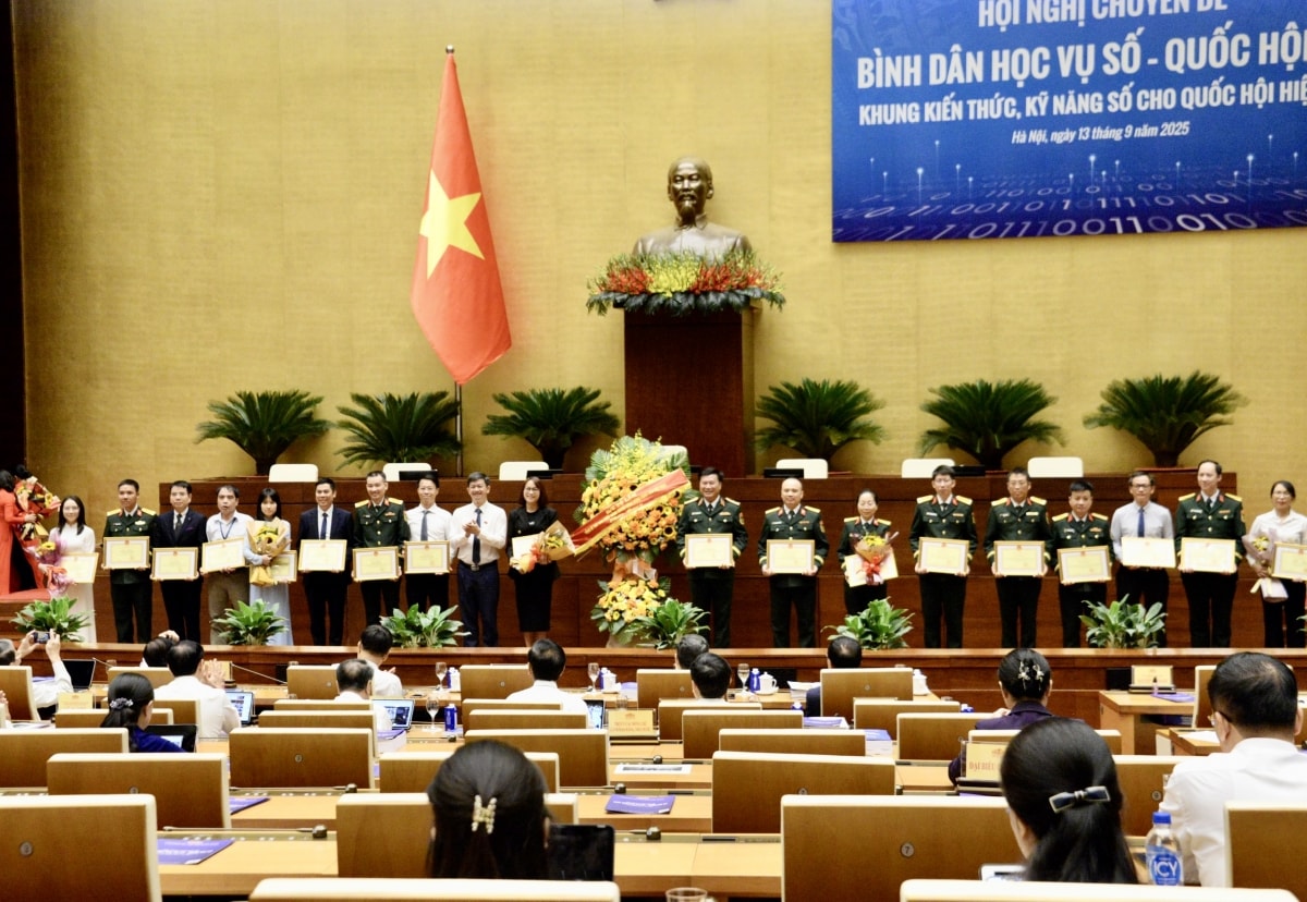 chu tich quoc hoi tran thanh man lan toa tri thuc, ky nang so trong toan xa hoi hinh anh 2