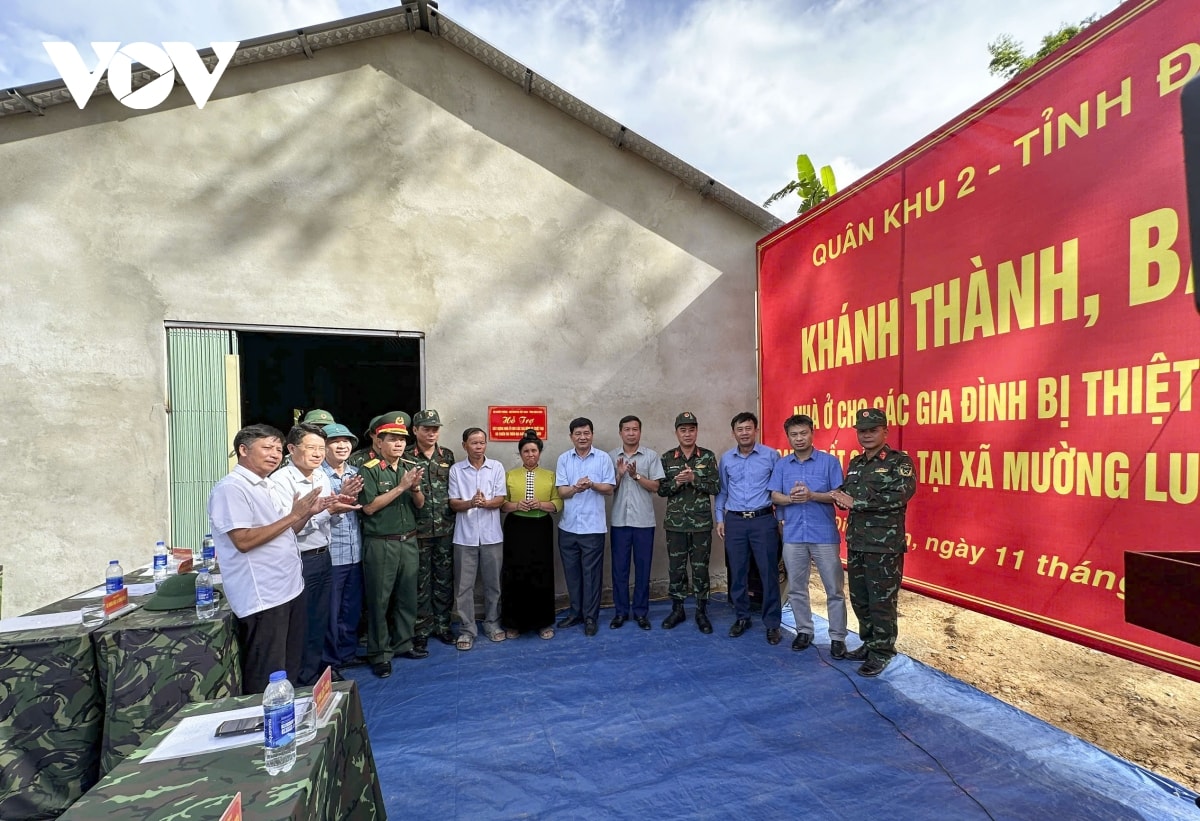 than toc dung nha moi cho nguoi dan vung lu Dien bien hinh anh 3