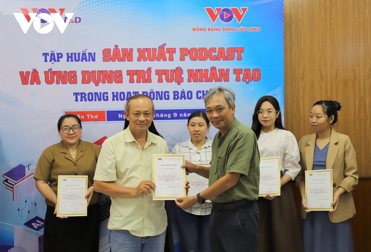 vov tập huấn sản xuất podcast và ứng dụng trí tuệ nhân tạo trong hoạt động báo chí hình ảnh 7 vov tap huan san xuat podcast va ung dung tri tue nhan tao trong hoat dong bao chi hinh anh 7