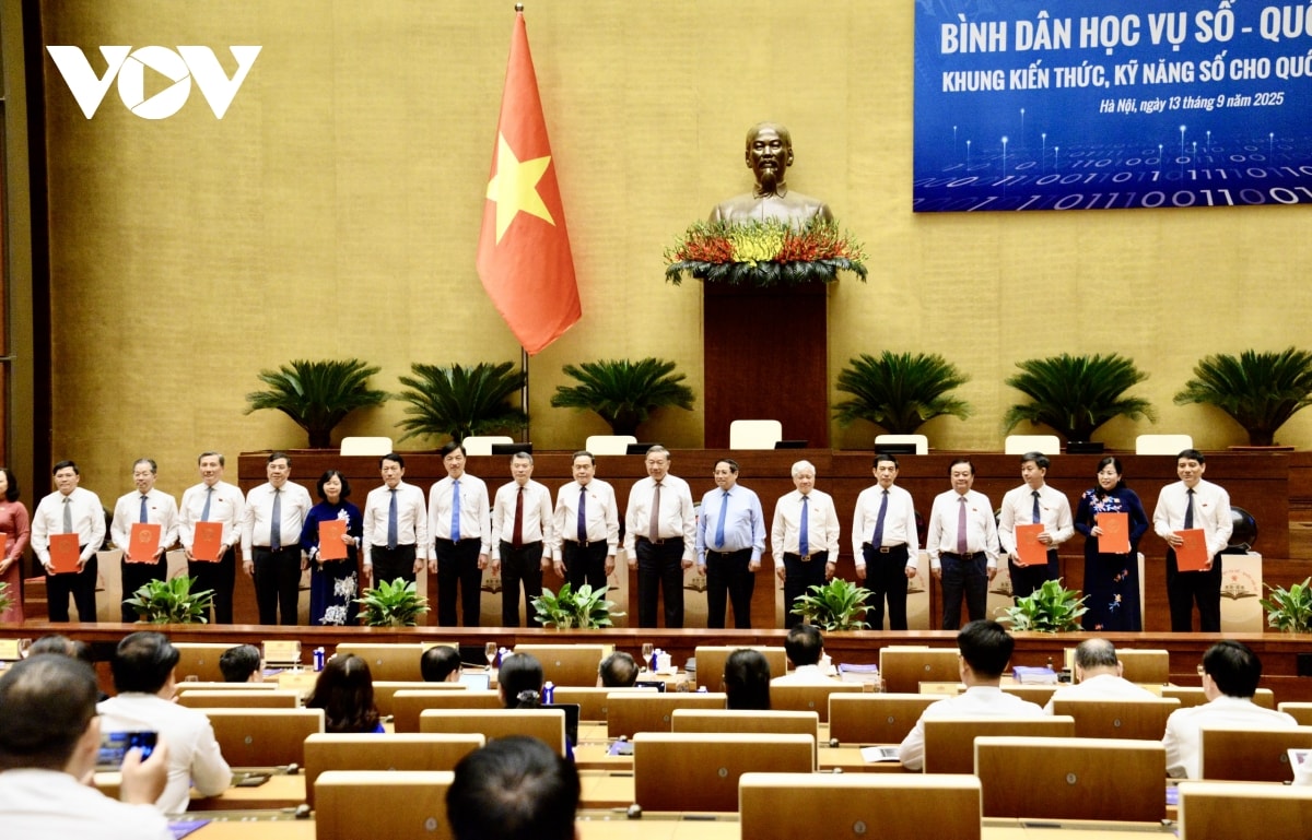 chu tich quoc hoi tran thanh man lan toa tri thuc, ky nang so trong toan xa hoi hinh anh 3
