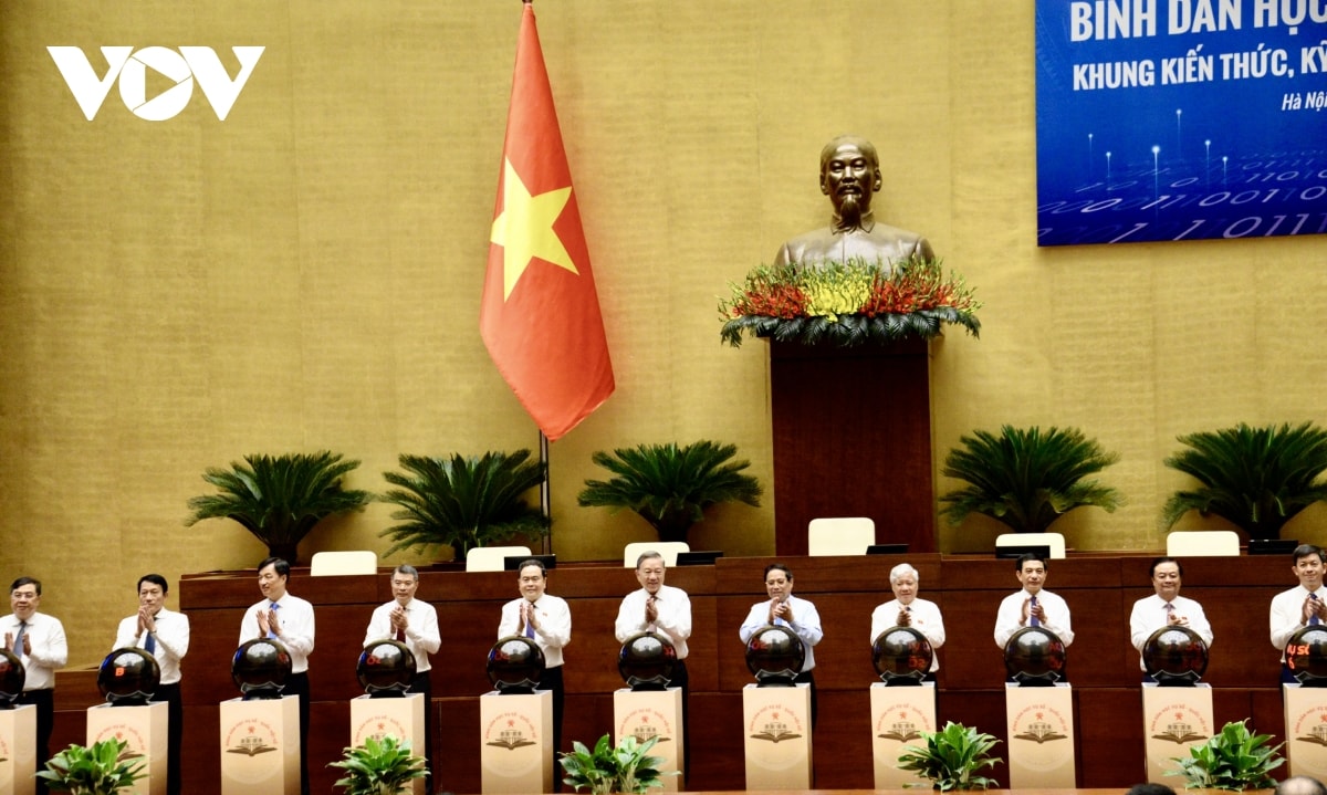 chu tich quoc hoi tran thanh man lan toa tri thuc, ky nang so trong toan xa hoi hinh anh 1