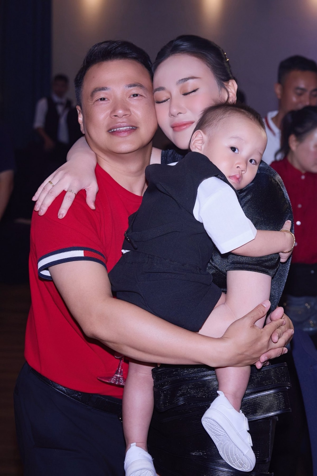 sao viet 14 9 hoa hau ngoc han va chong chup anh ky niem giai doan cuoi thai ky hinh anh 2