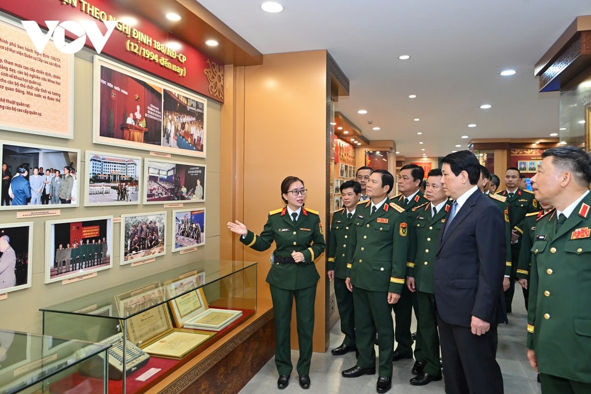 chủ tịch nước lương cường dự khai giảng năm học 2025-2026 tại học viện quốc phòng hình ảnh 4 chu tich nuoc luong cuong du khai giang nam hoc 2025-2026 tai hoc vien quoc phong hinh anh 4