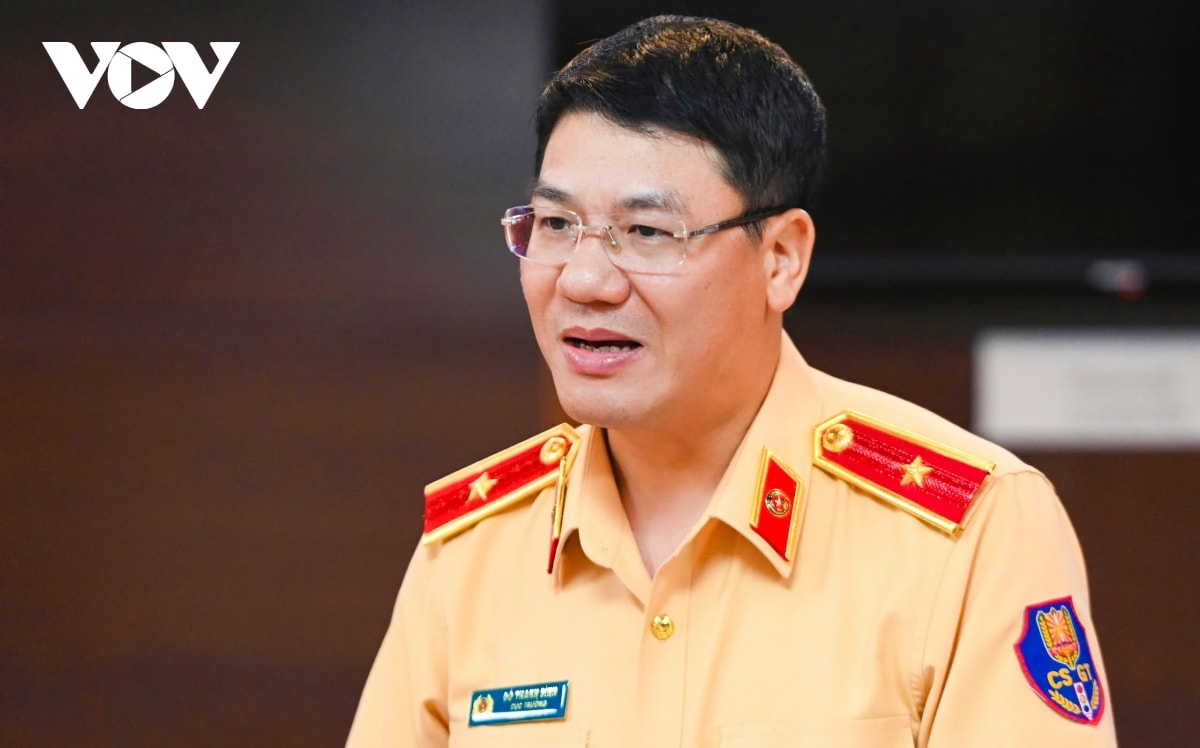 phan hoi xung quanh canh bao mat an toan khi trong cay o dai phan cach cao toc hinh anh 1