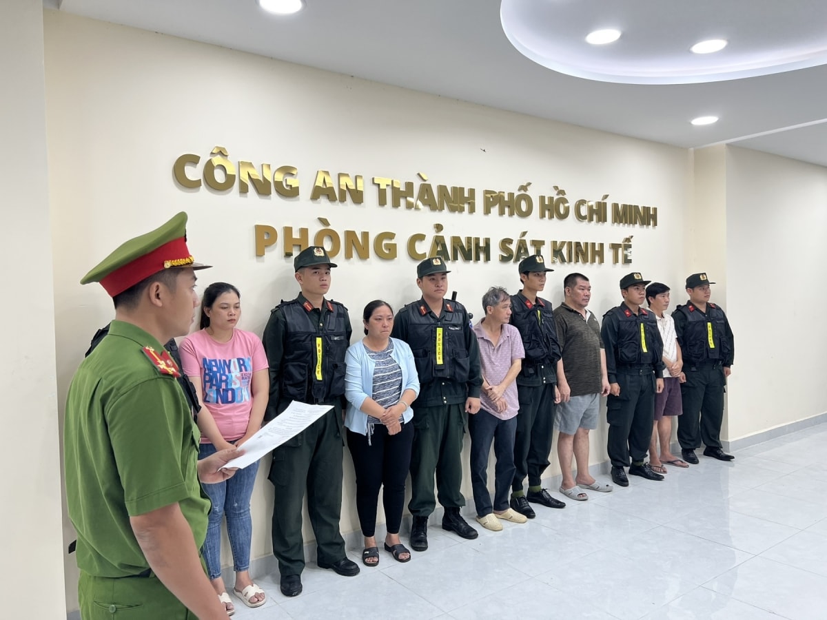 cong an tp.hcm triet pha duong day buon lau quy mo lon, bat giu 5 bi can hinh anh 2