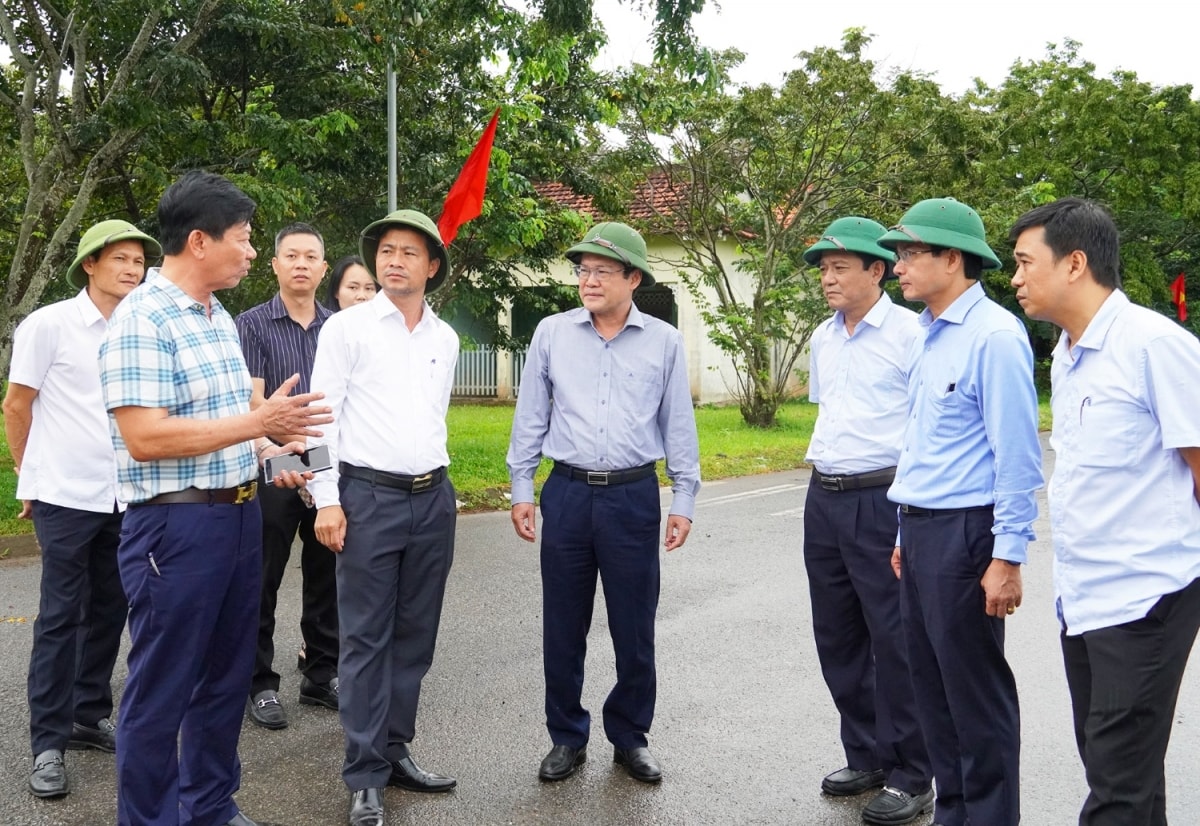 di dời chỗ mua bán chuối chợ tân long sau vụ xe tải lao vào chợ làm 3 người chết hình ảnh 2 di doi cho mua ban chuoi cho tan long sau vu xe tai lao vao cho lam 3 nguoi chet hinh anh 2