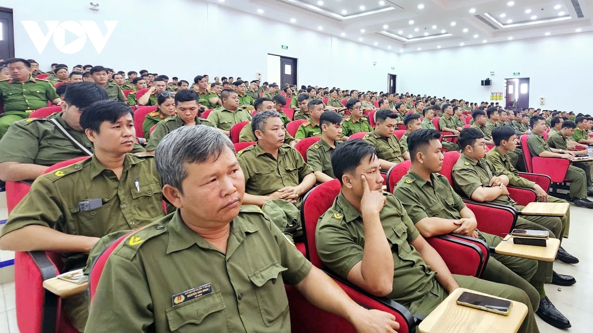 công an xã, phường ở tp.hcm tham gia điều tiết, giảm ùn tắc giao thông hình ảnh 3 cong an xa, phuong o tp.hcm tham gia dieu tiet, giam un tac giao thong hinh anh 3