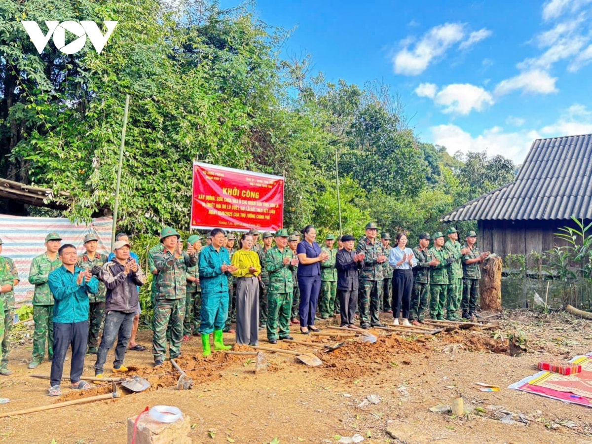 bo doi dung nha, giup dan xay cuoc song moi tren vung dat lu son la hinh anh 7