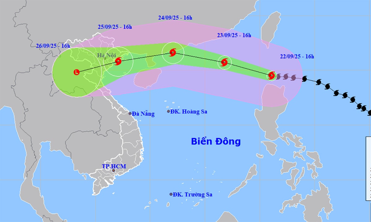 Dự báo đêm nay, siêu bão Ragasa sẽ vào Biển Đông. (Nguồn: NCHMF)