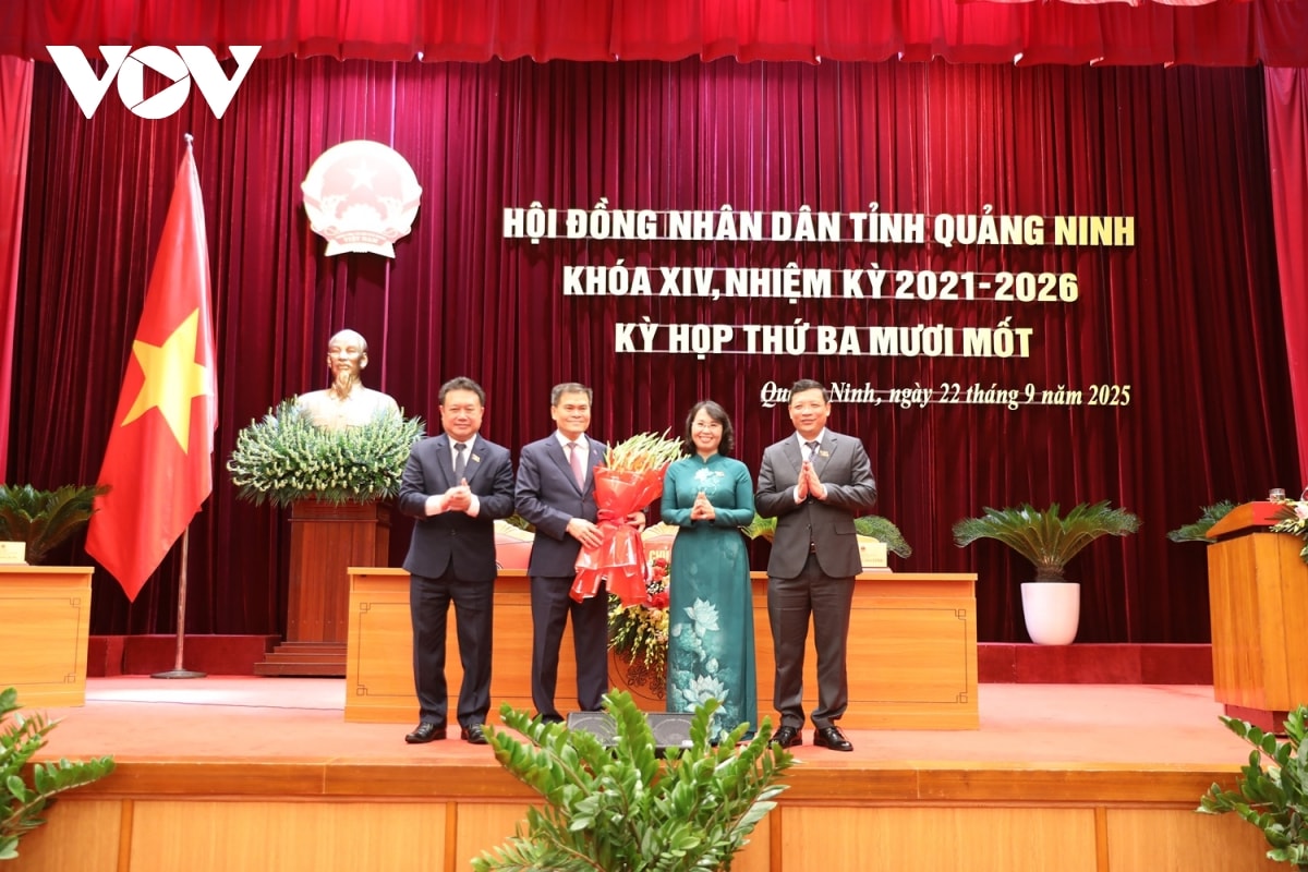 thu truong bo tai chinh bui van khang giu chuc chu tich tinh quang ninh hinh anh 2