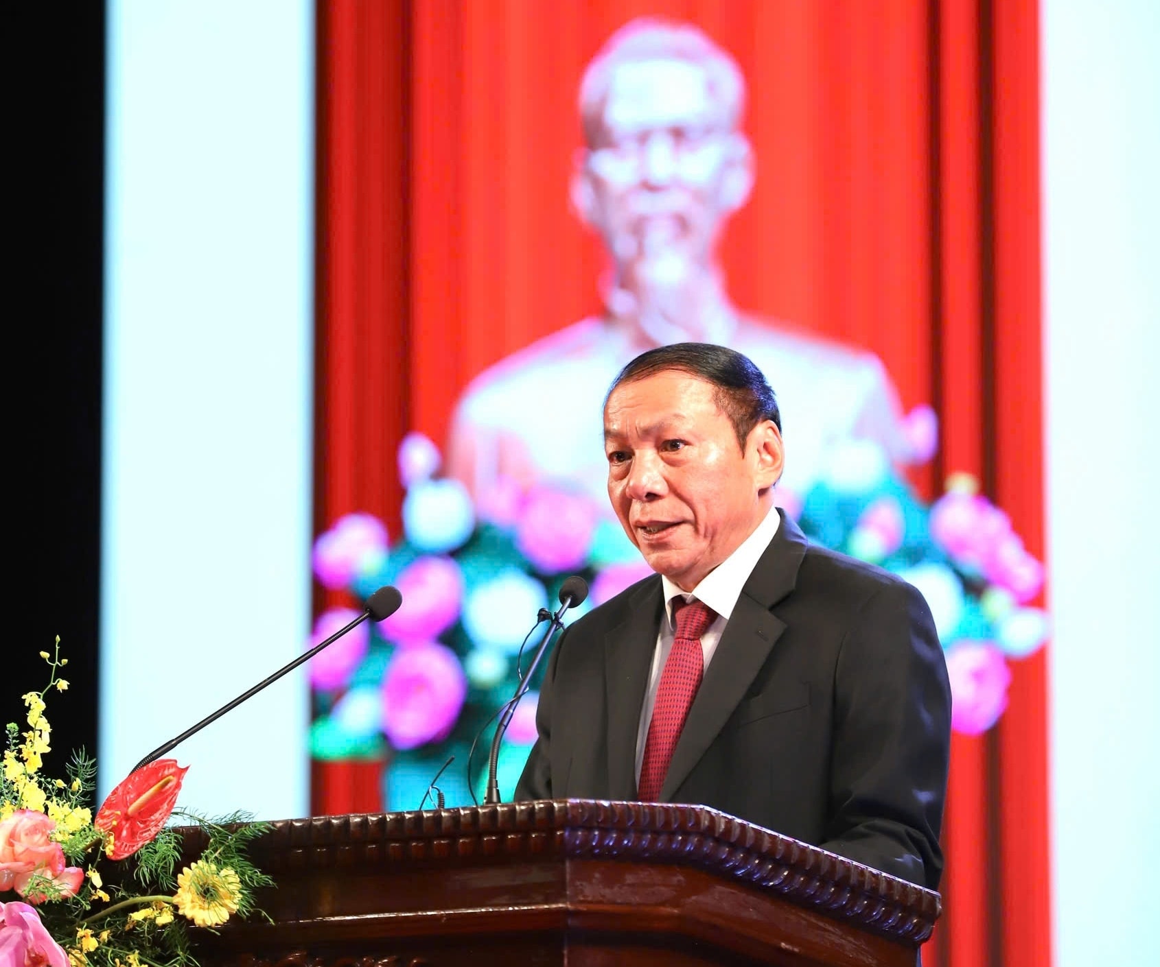 Bộ trưởng Bộ Văn hóa, Thể thao và Du lịch Nguyễn Văn Hùng phát biểu khai mạc.