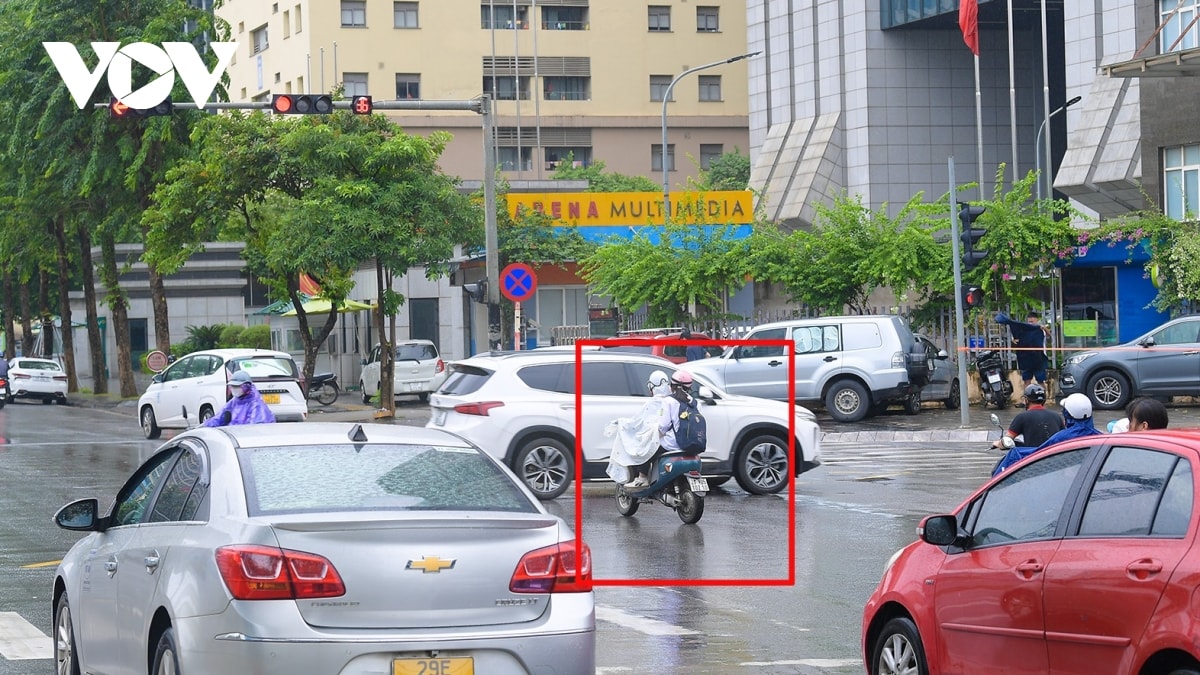 hinh anh bat ngo tren duong pho co lap camera ai xu phat nguoi tai ha noi hinh anh 10