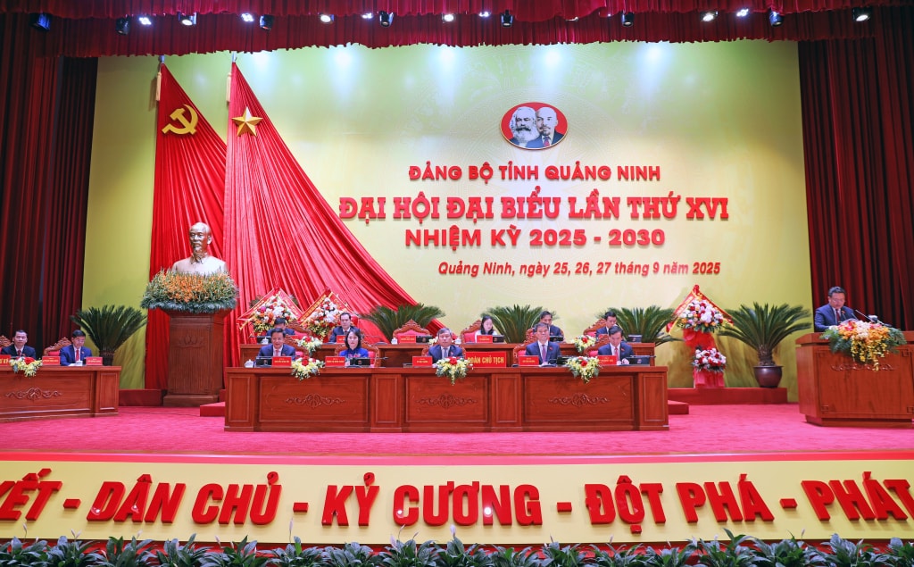Toàn cảnh Đại hội đại biểu Đảng bộ tỉnh Quảng Ninh lần thứ XVI - 1