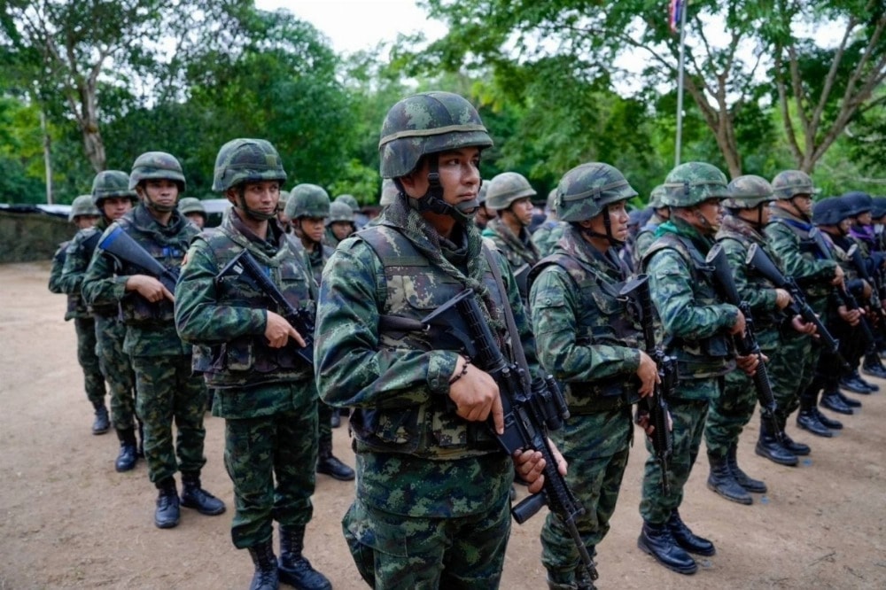 Lực lượng đặc nhiệm Suranaree đứng gác tại Căn cứ tác chiến Morakot trong bối cảnh căng thẳng biên giới giữa Thái Lan và Campuchia hồi tháng 6.