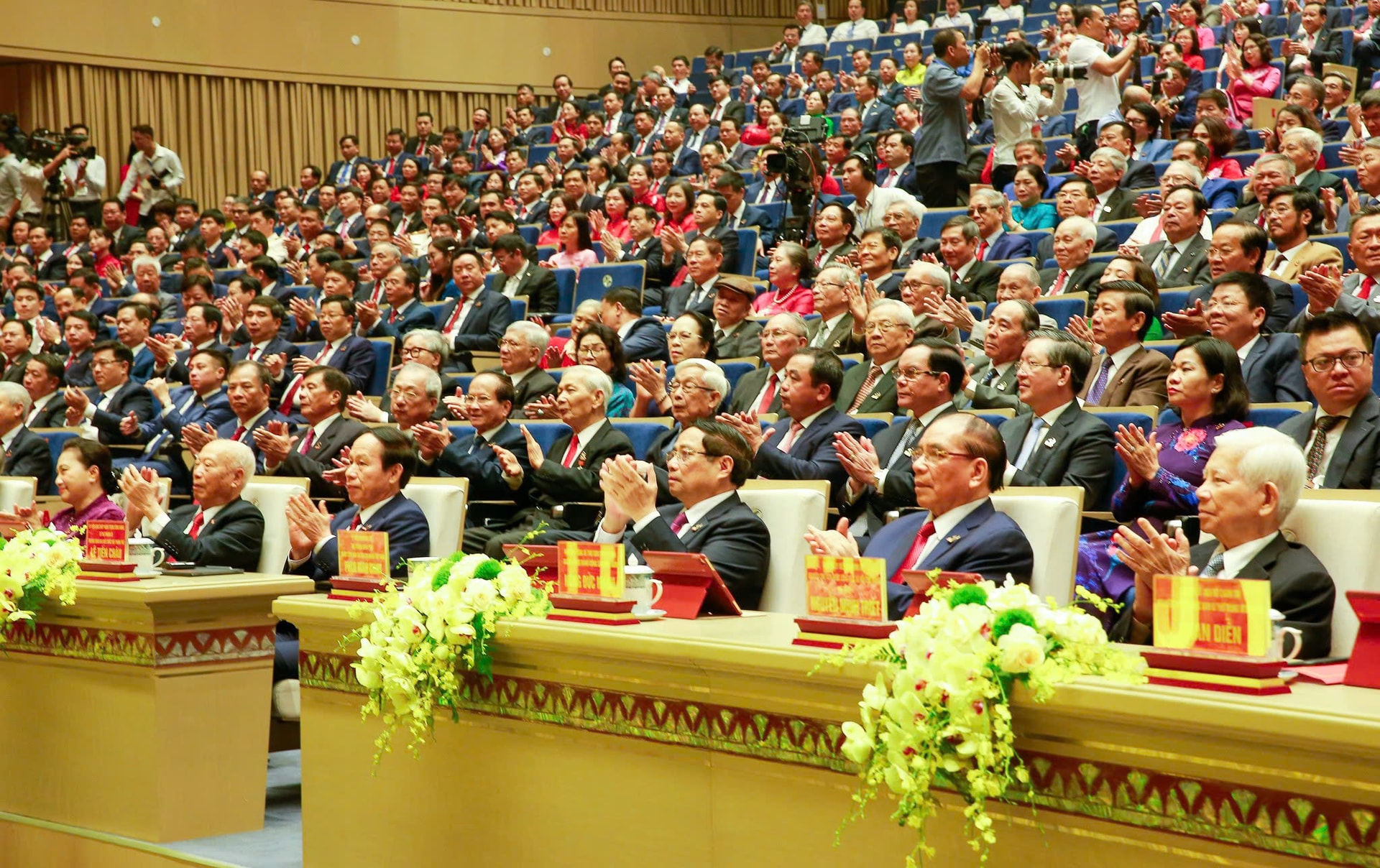 Cùng dự Đại hội Đảng bộ thành phố Hải Phòng lần thứ I, nhiệm kỳ 2025 - 2030 có nguyên Tổng Bí thư Nông Đức Mạnh, nguyên Chủ tịch nước Nguyễn Minh Triết và các nguyên lãnh đạo Đảng, Nhà nước.