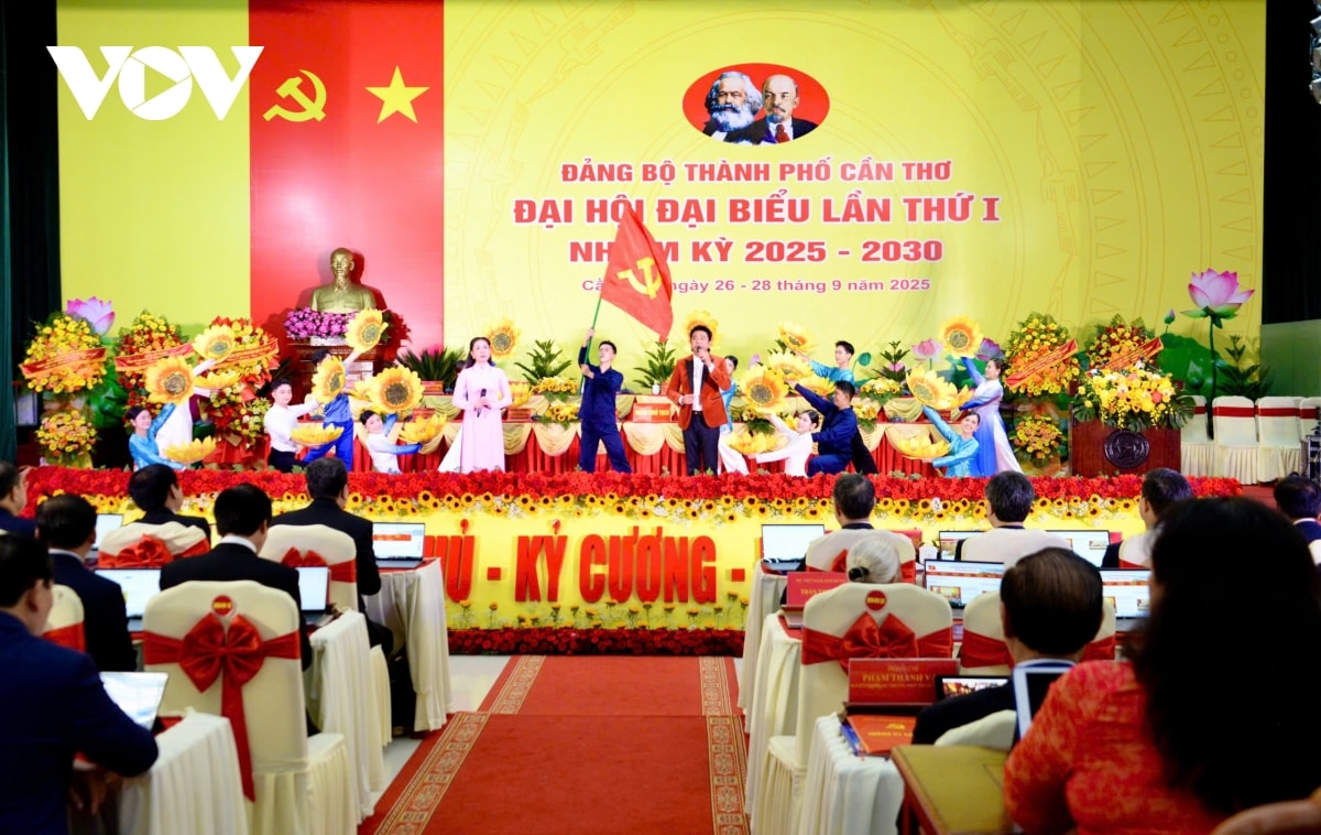 chu tich quoc hoi du Dai hoi Dang bo tp can tho lan thu nhat, nhiem ky 2025 - 2030 hinh anh 10