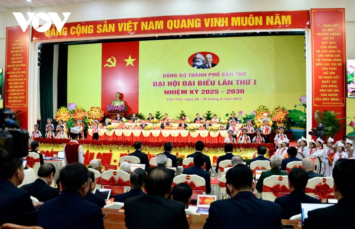 chu tich quoc hoi du Dai hoi Dang bo tp can tho lan thu nhat, nhiem ky 2025 - 2030 hinh anh 11