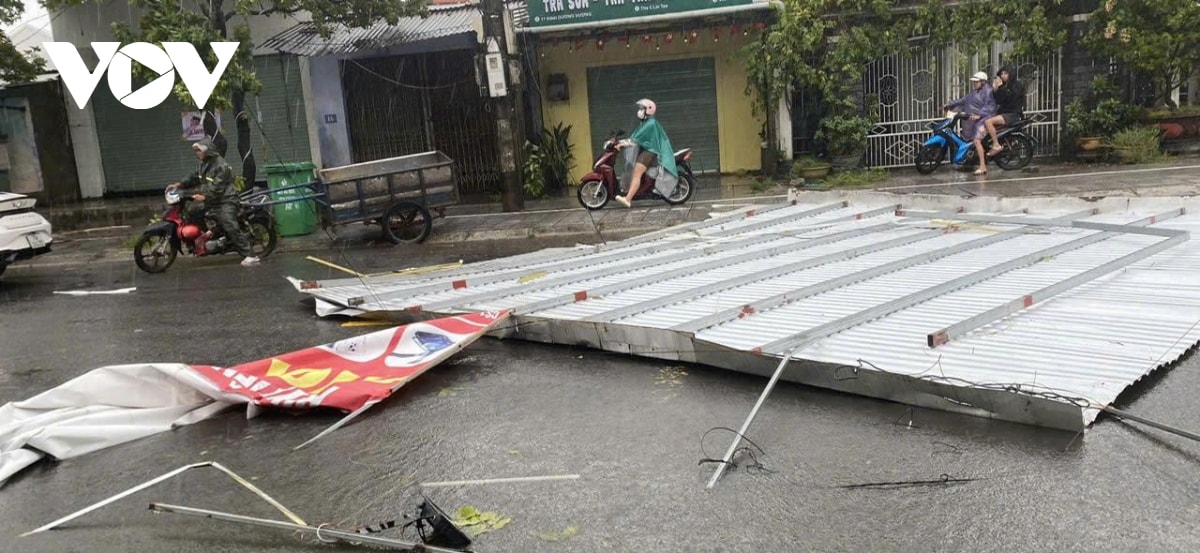 bao so 10 bualoi quet qua quang tri, nhieu nha toc mai, sat lo nghiem trong hinh anh 89