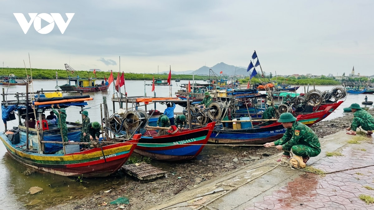 bao so 10 bualoi quet qua quang tri, nhieu nha toc mai, sat lo nghiem trong hinh anh 82