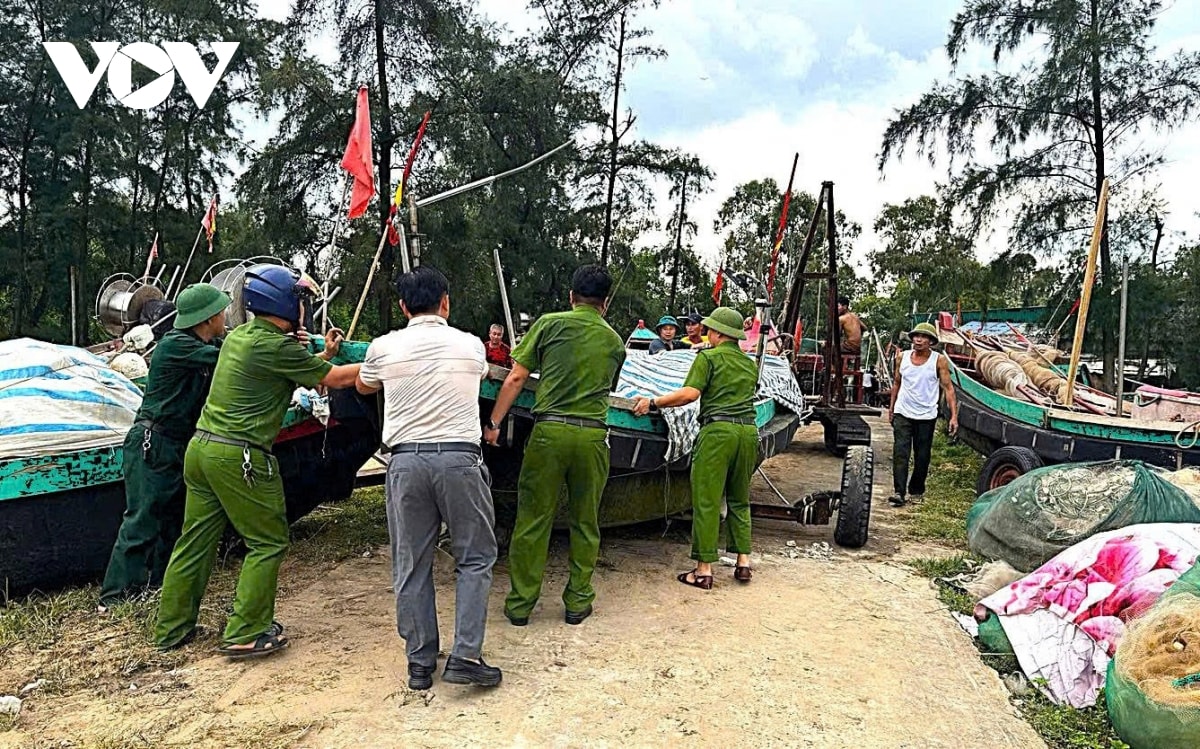 bao so 10 bualoi quet qua quang tri, nhieu nha toc mai, sat lo nghiem trong hinh anh 47