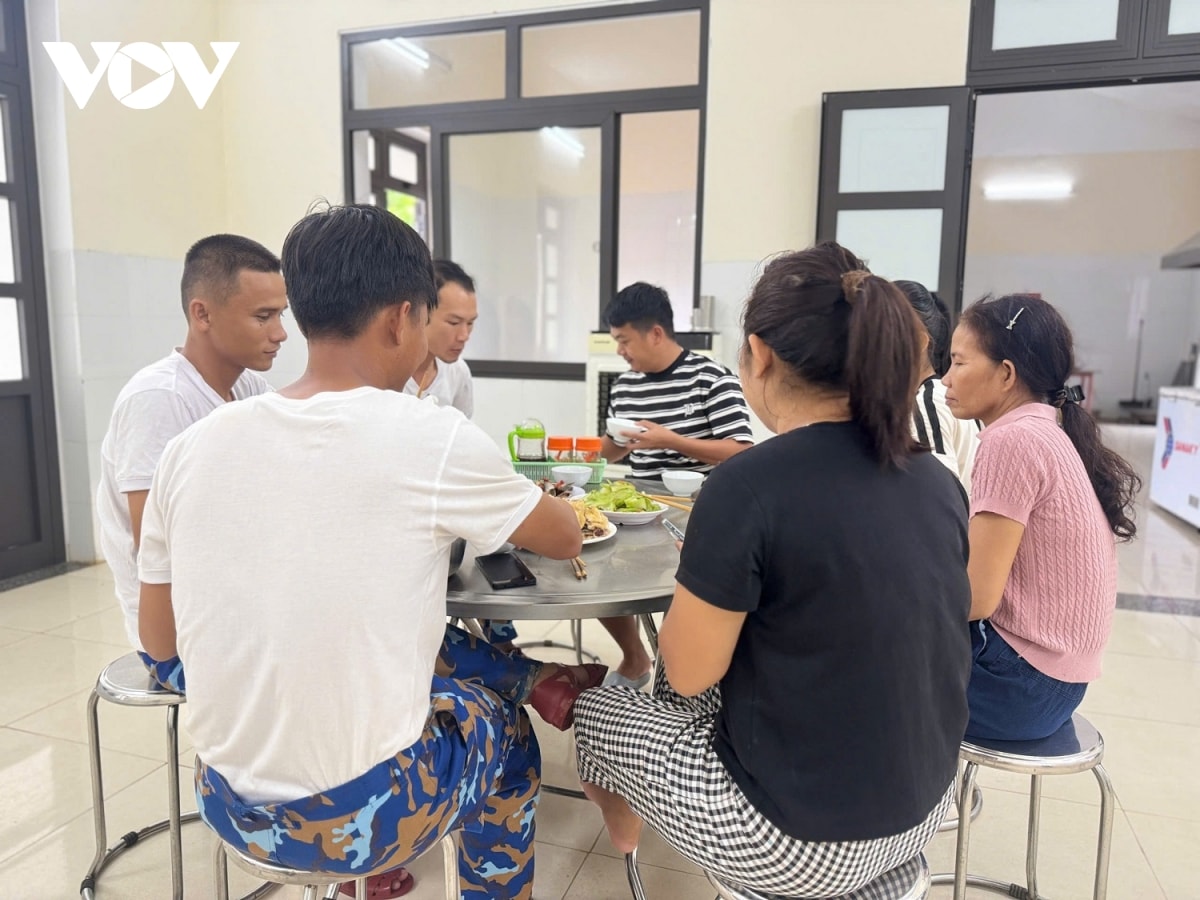 bao so 10 bualoi quet qua quang tri, nhieu nha toc mai, sat lo nghiem trong hinh anh 32