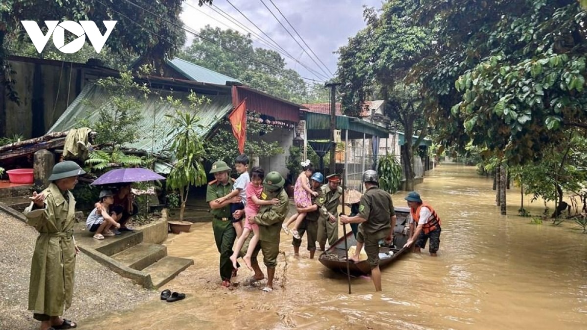 bao so 10 bualoi quet qua quang tri, nhieu nha toc mai, sat lo nghiem trong hinh anh 19