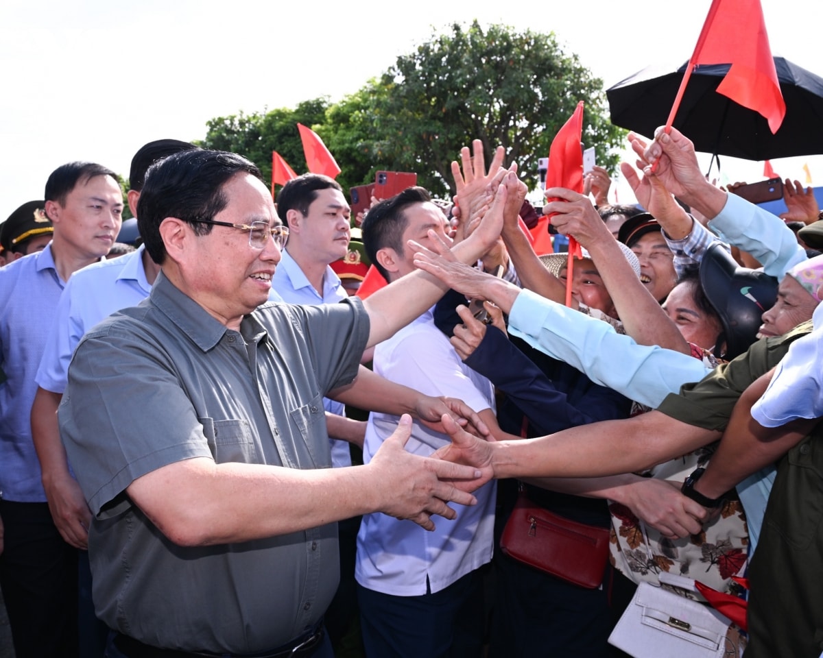 thu tuong cau phong chau - nhip cau han gan vet thuong, nhan len niem hanh phuc hinh anh 4