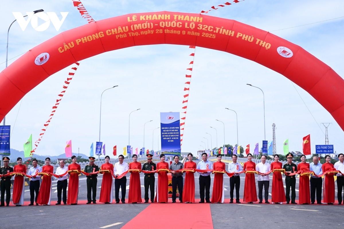 thu tuong cau phong chau - nhip cau han gan vet thuong, nhan len niem hanh phuc hinh anh 1