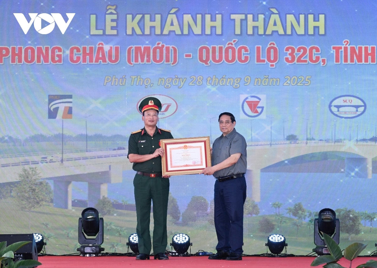 thu tuong cau phong chau - nhip cau han gan vet thuong, nhan len niem hanh phuc hinh anh 6