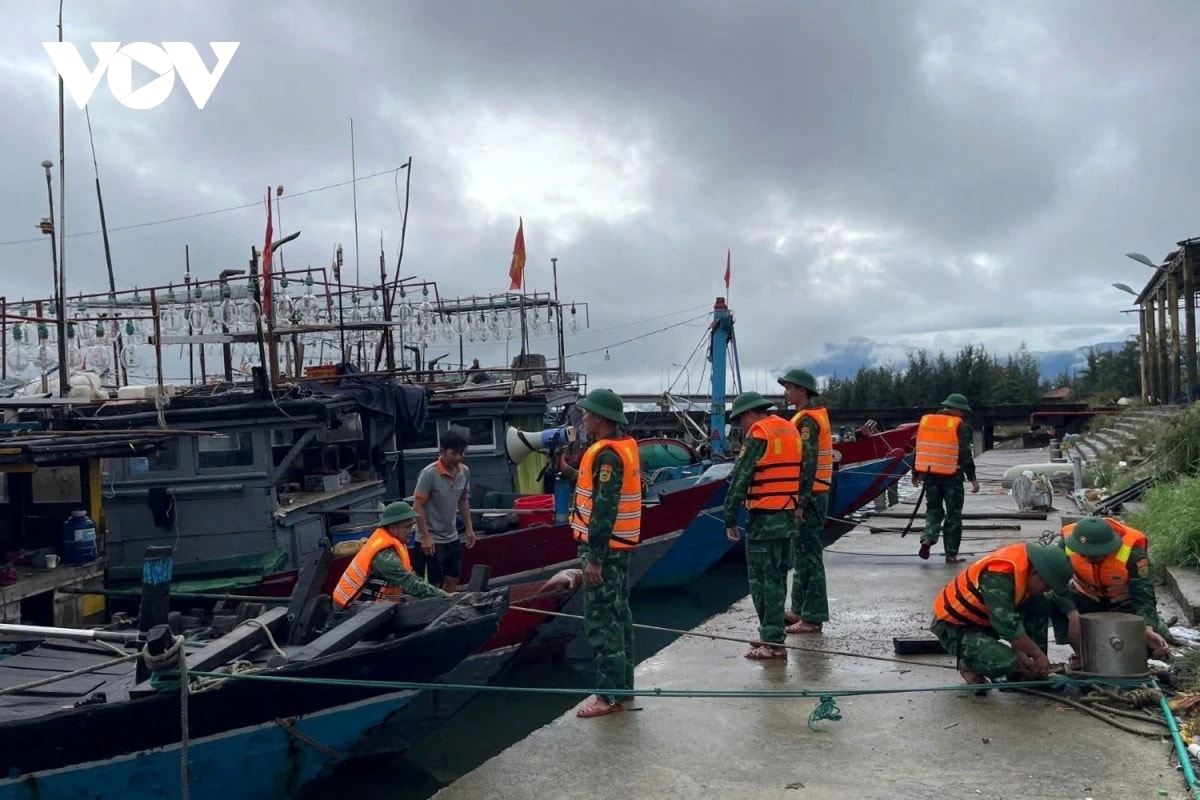 bao so 10 bualoi quet qua quang tri, nhieu nha toc mai, sat lo nghiem trong hinh anh 112