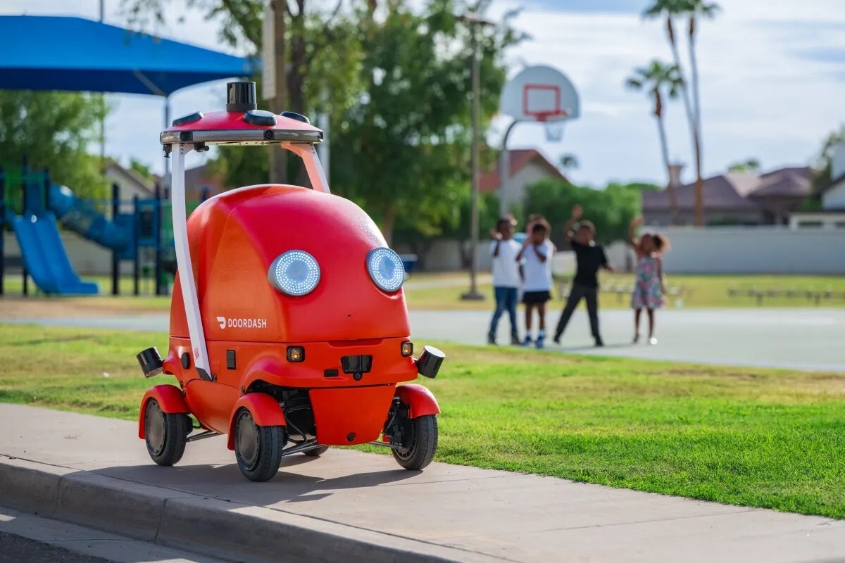 Robot giao hàng tự động Dot làm việc tại Mỹ. (Nguồn: Doordash)