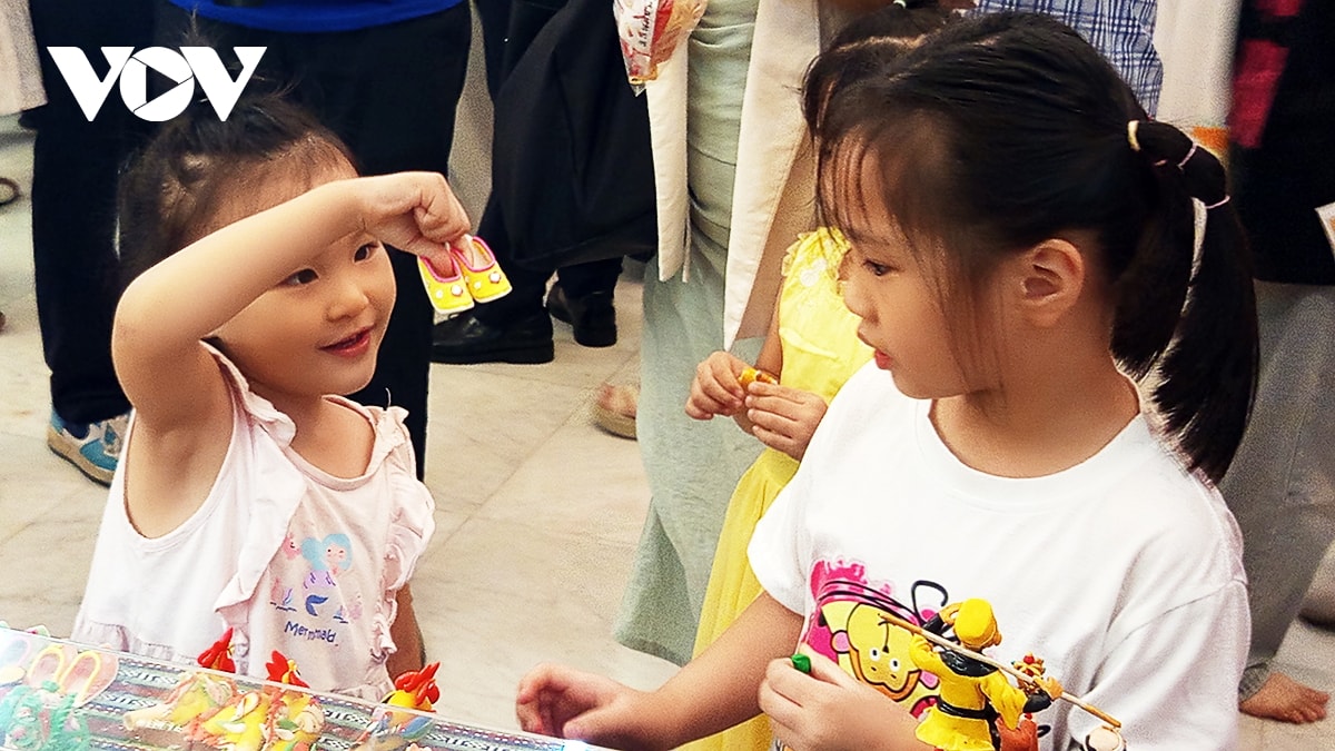 to he, tu do choi trung thu truyen thong den quang ba di san hinh anh 7
