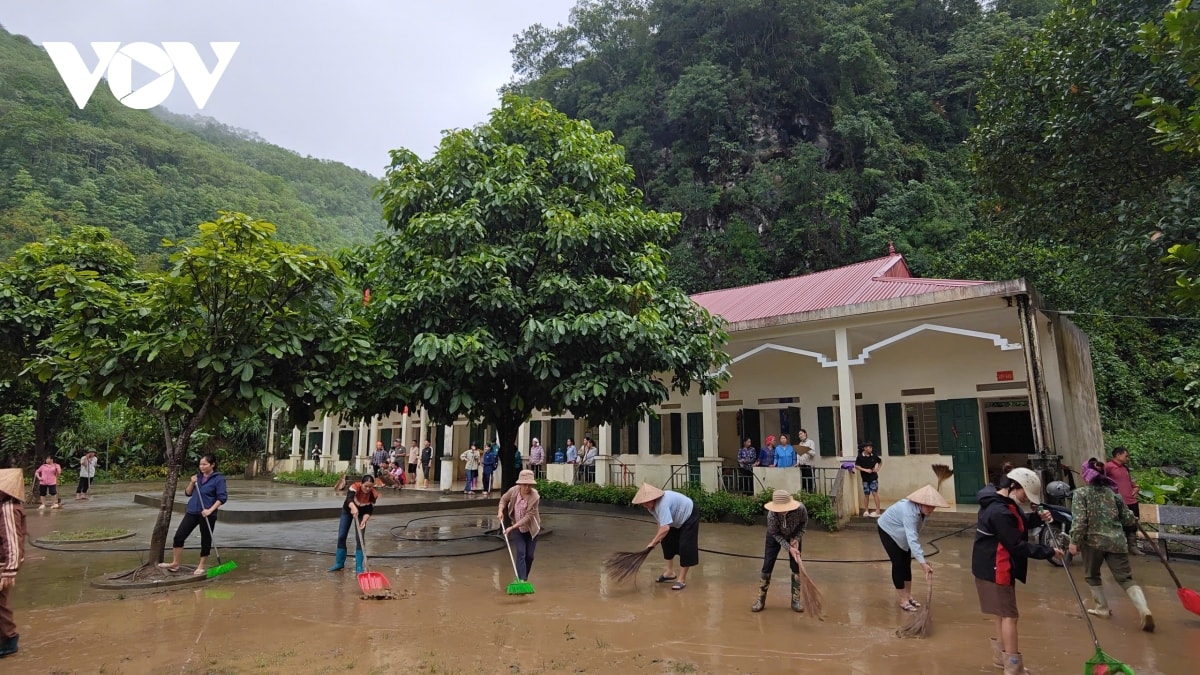 tap trung khac phuc hau qua sau hoan luu bao so 10 o son la hinh anh 1
