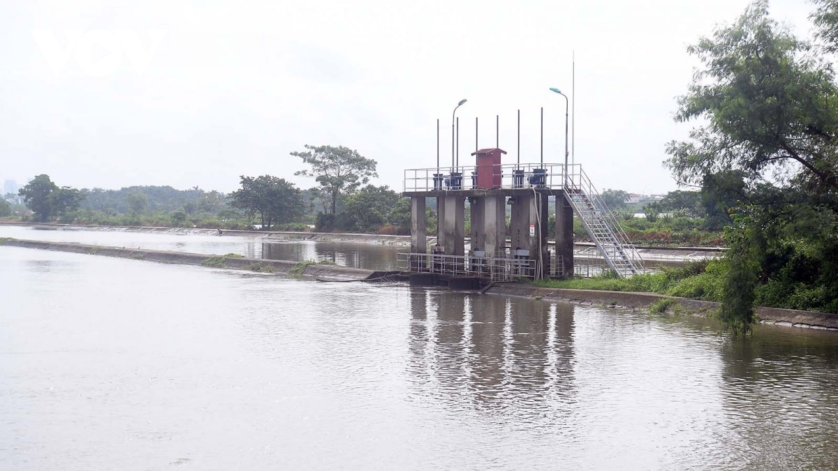 canh bao lu dang dang len cao o hang loat song qua ha noi hinh anh 1