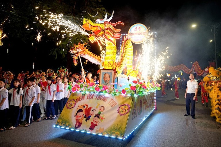 Hoạt động trong chương trình “Trung thu Thành cổ-Sơn Tây xứ Đoài