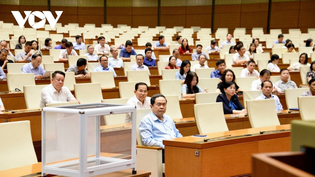 chu tich quoc hoi du le quyen gop, ung ho khac phuc hau qua bao so 10 hinh anh 2