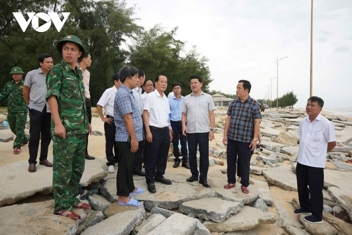 sau bao so 10, bo song, bo bien o hue sat lo nghiem trong hinh anh 5